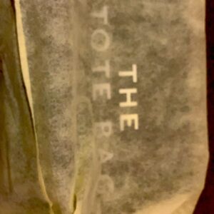 I’m selling a black Marc Jacob’s tote bag brand new only took out to take videos